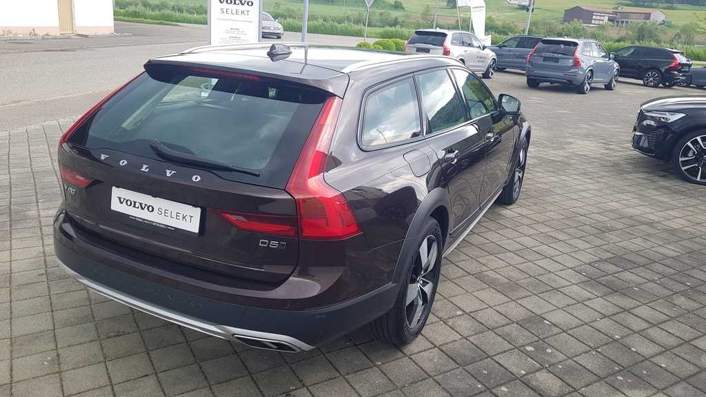 Volvo  Cross Country 2.0 D5 AWD